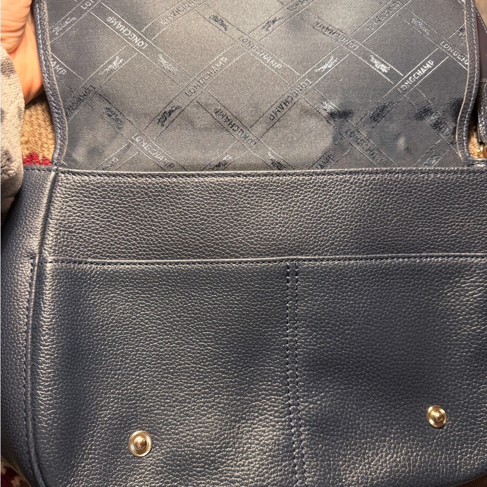 Longchamp Le Foulonne Saddle Bag. Beautiful,classic with plenty of pockets. - Picture 10 of 15